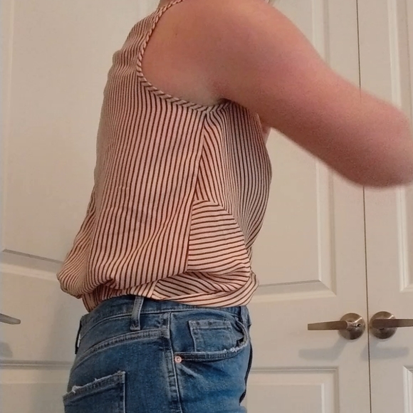 Tie front cropped top - Picture 3 of 3